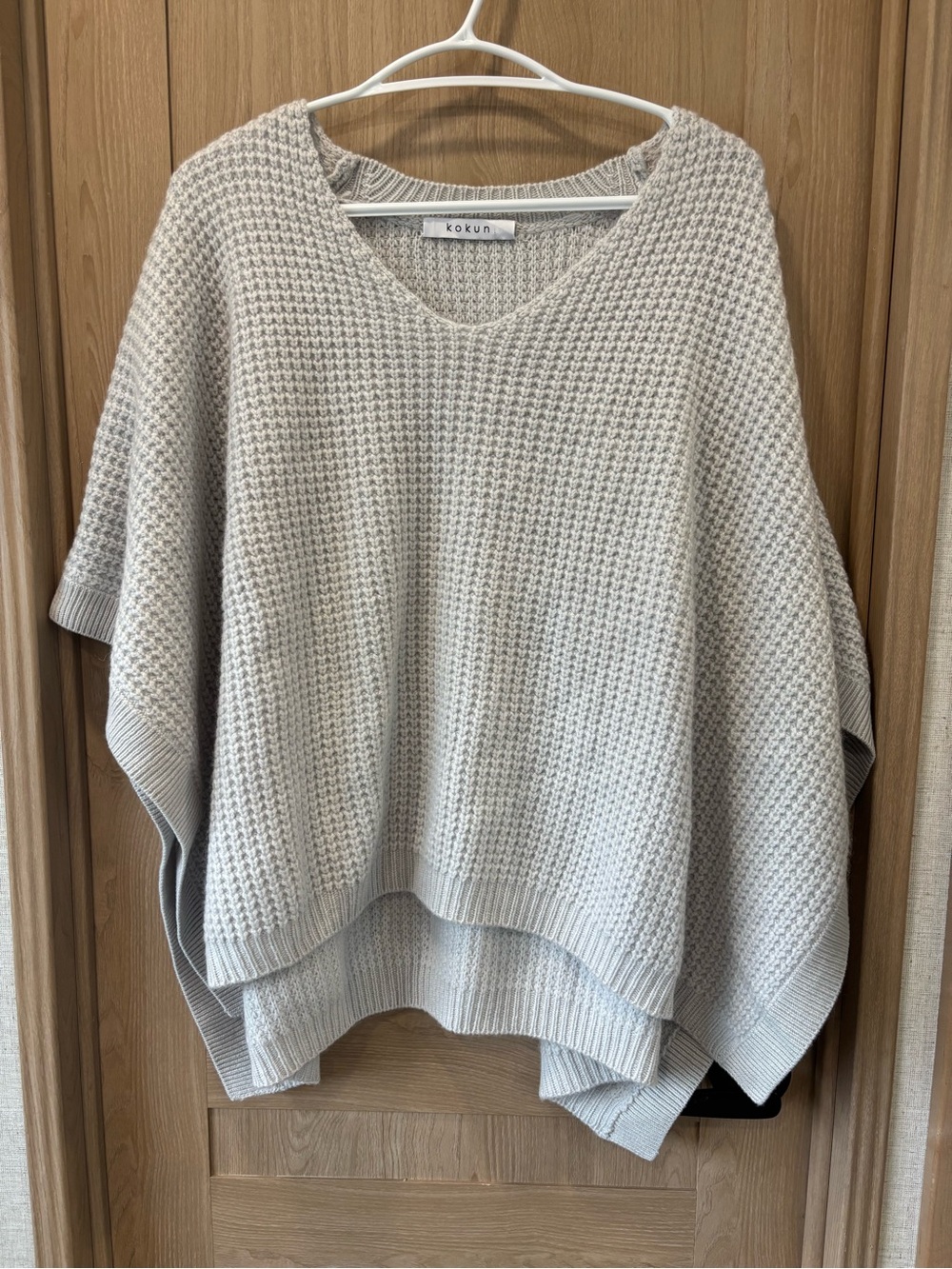 Kokun NY Cashmere Sweater O/S Poncho Cottagecore Coastal Luxury Light Gray